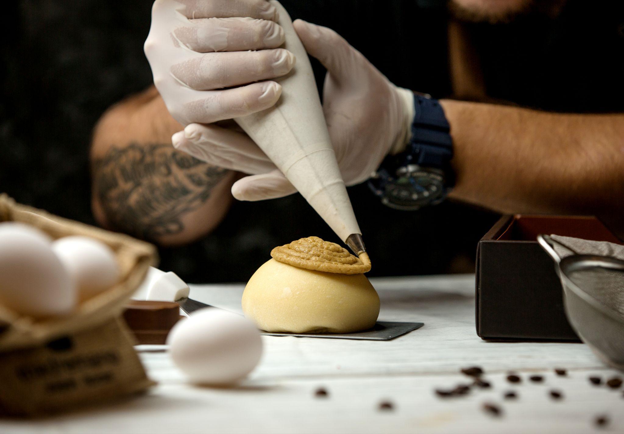 Πως εξελίσσεται η αισθητική και η φιλοσοφία των γλυκών στη σύγχρονη ζαχαροπλαστική